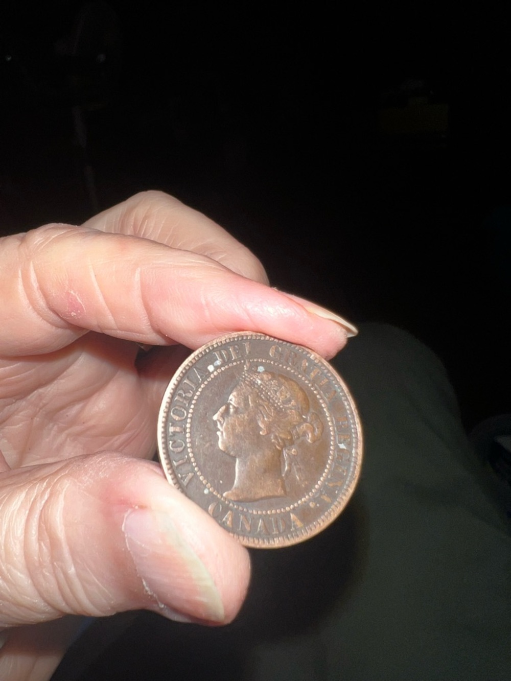 Vintage Canadian Queen Victoria Large Cent - Copper Tone 1900 date